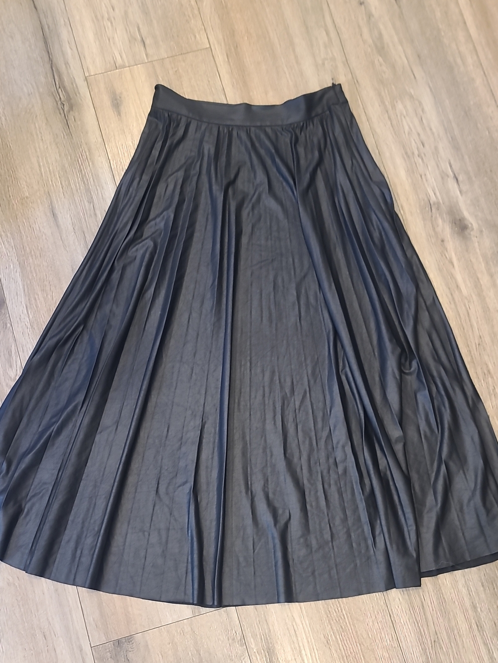 Zara Midi Black Satin Sheen Lightweight Skirt Small
